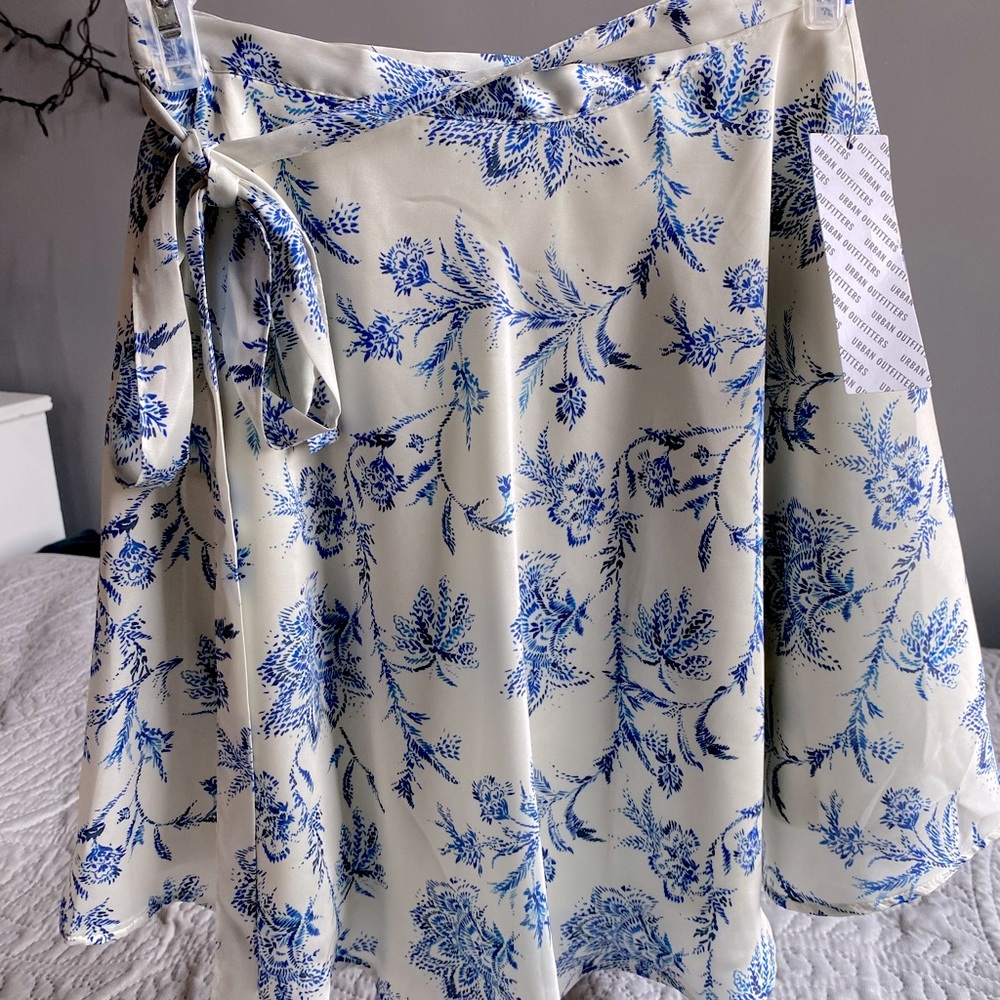 UO tie skirt
